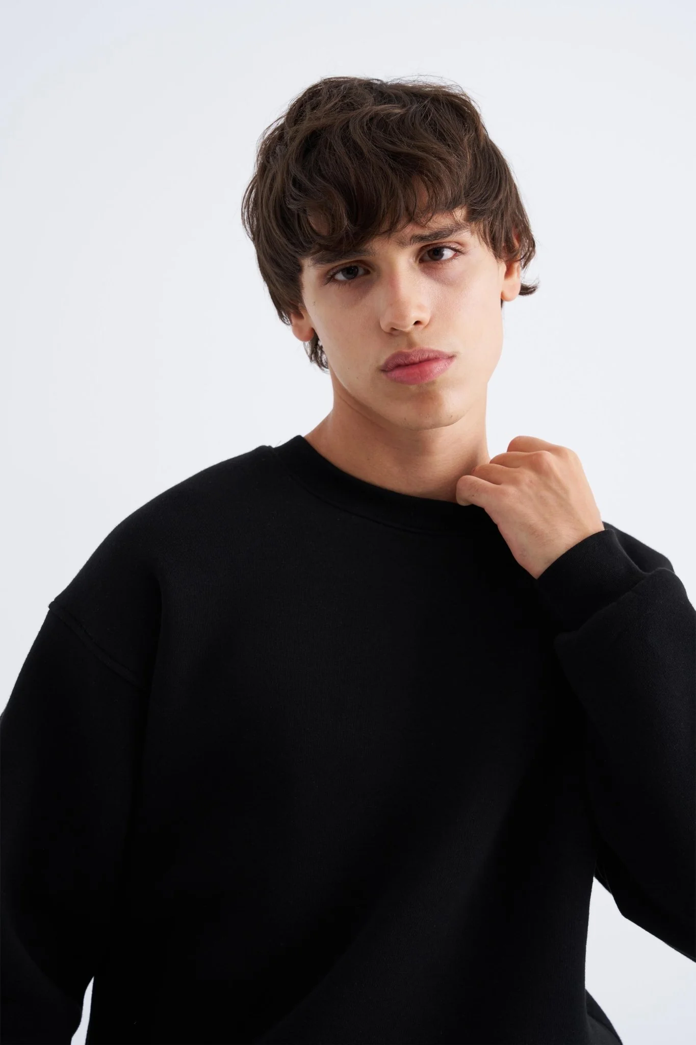 Erkek Basic Bisiklet Yaka Oversize Sweatshirt Siyah - Image 6