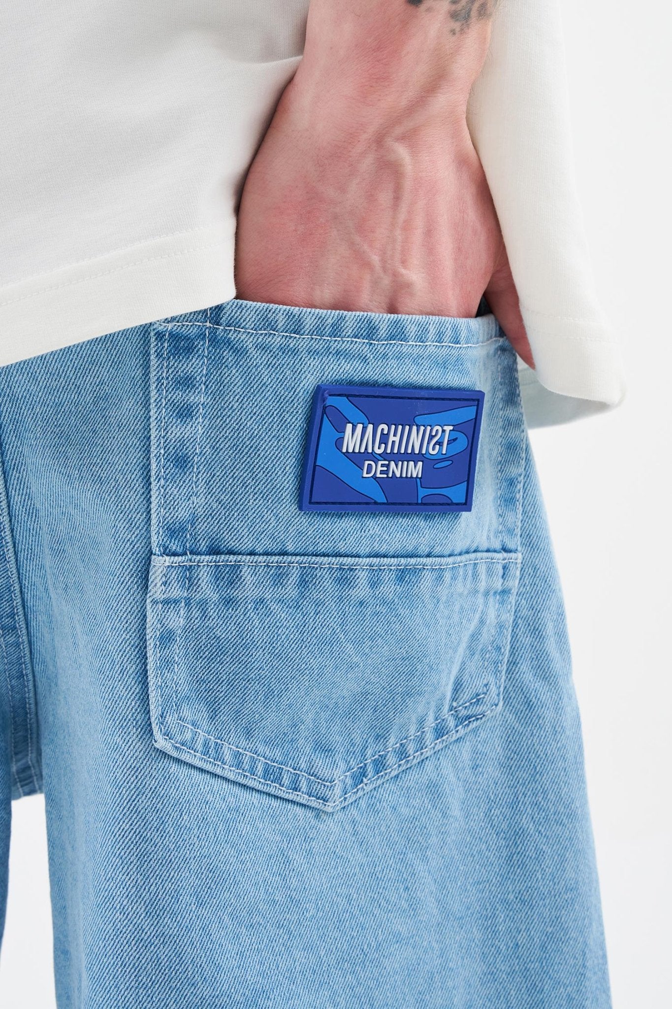 Erkek Basic Koyu Jean Şort Açık Mavi - Image 4