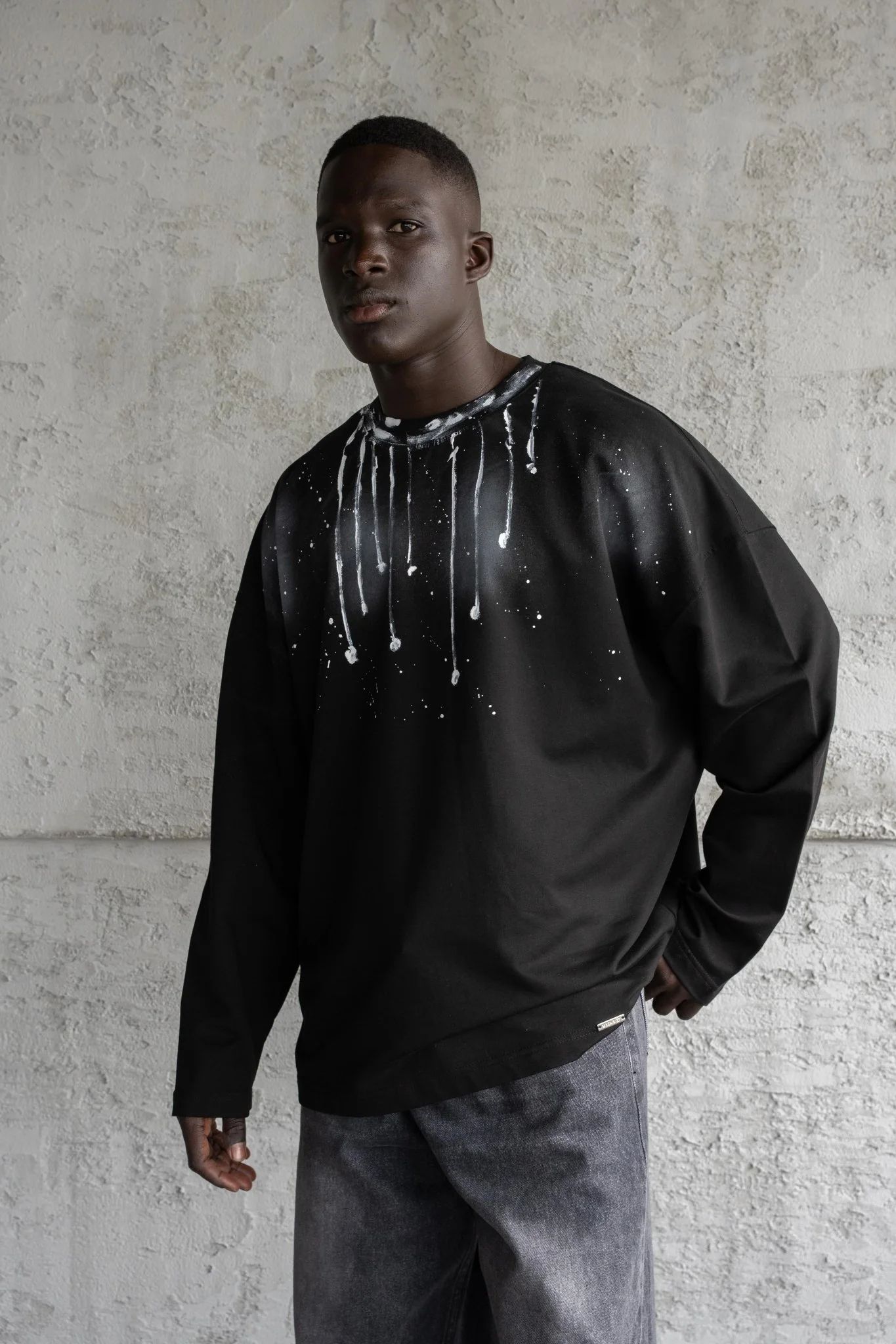 Erkek Hand Made Boya Baskılı Oversize Uzun Kollu Tişört Siyah - Image 3