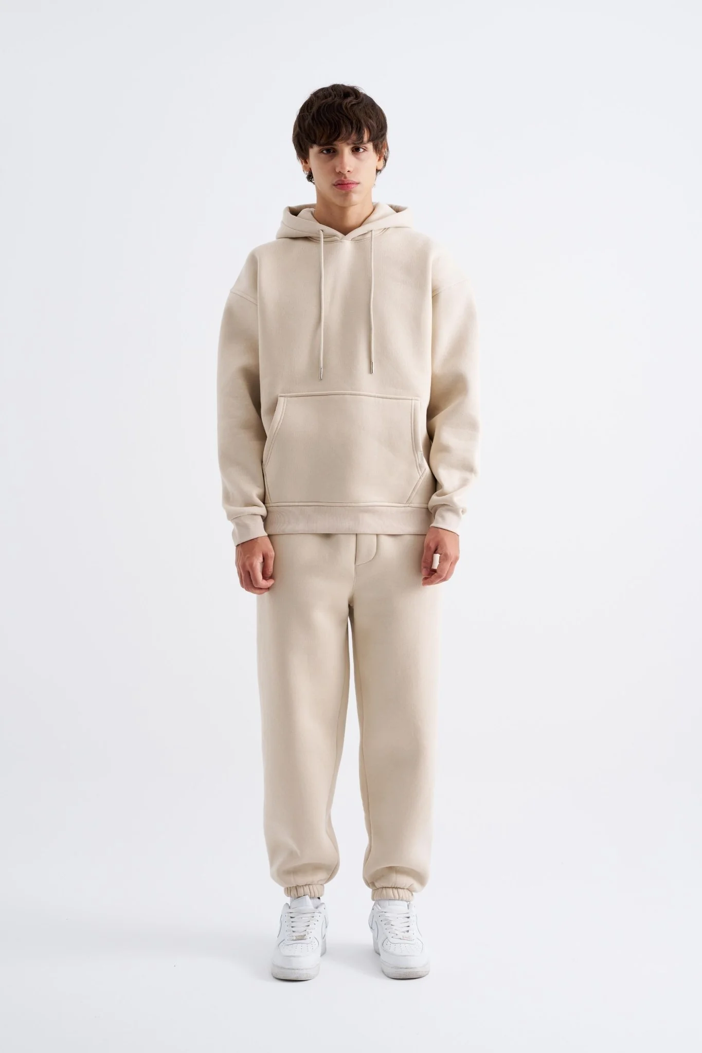 Erkek Oversize Basic Kapüşonlu Sweatshirt Açık Bej - Image 4